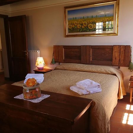 Residence Il Poggiolino Montecarelli Szoba fotó